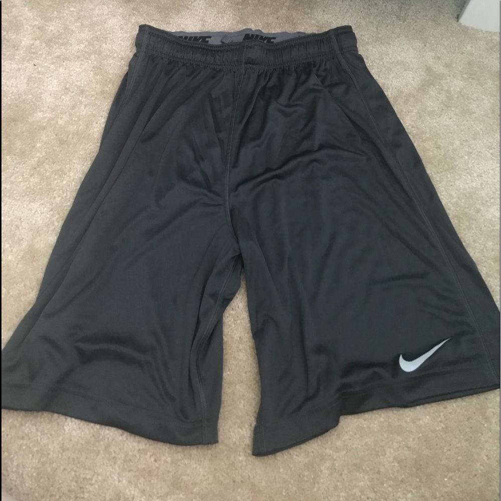 New men’s Nike work out shorts
